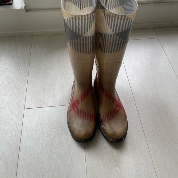 Burberry Rain boots, size 8/8.5 - Picture 4 of 4